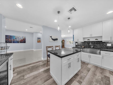 Tiny photo for 380 SE 5th Avenue, Pompano Beach, FL 33060 (MLS # B26018916)