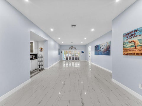 Tiny photo for 380 SE 5th Avenue, Pompano Beach, FL 33060 (MLS # B26018916)