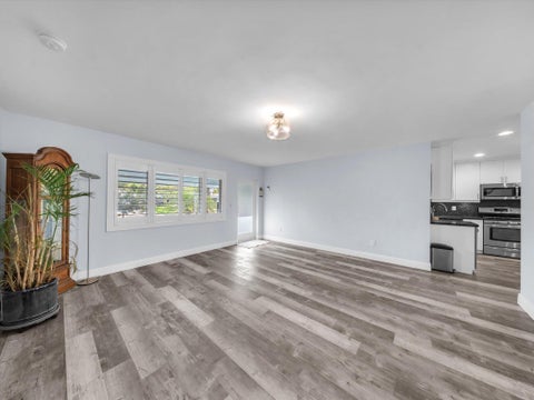 Tiny photo for 380 SE 5th Avenue, Pompano Beach, FL 33060 (MLS # B26018916)