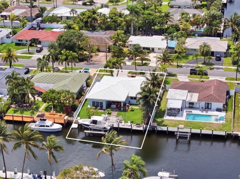 Tiny photo for 380 SE 5th Avenue, Pompano Beach, FL 33060 (MLS # B26018916)