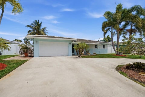 Tiny photo for 380 SE 5th Avenue, Pompano Beach, FL 33060 (MLS # B26018916)