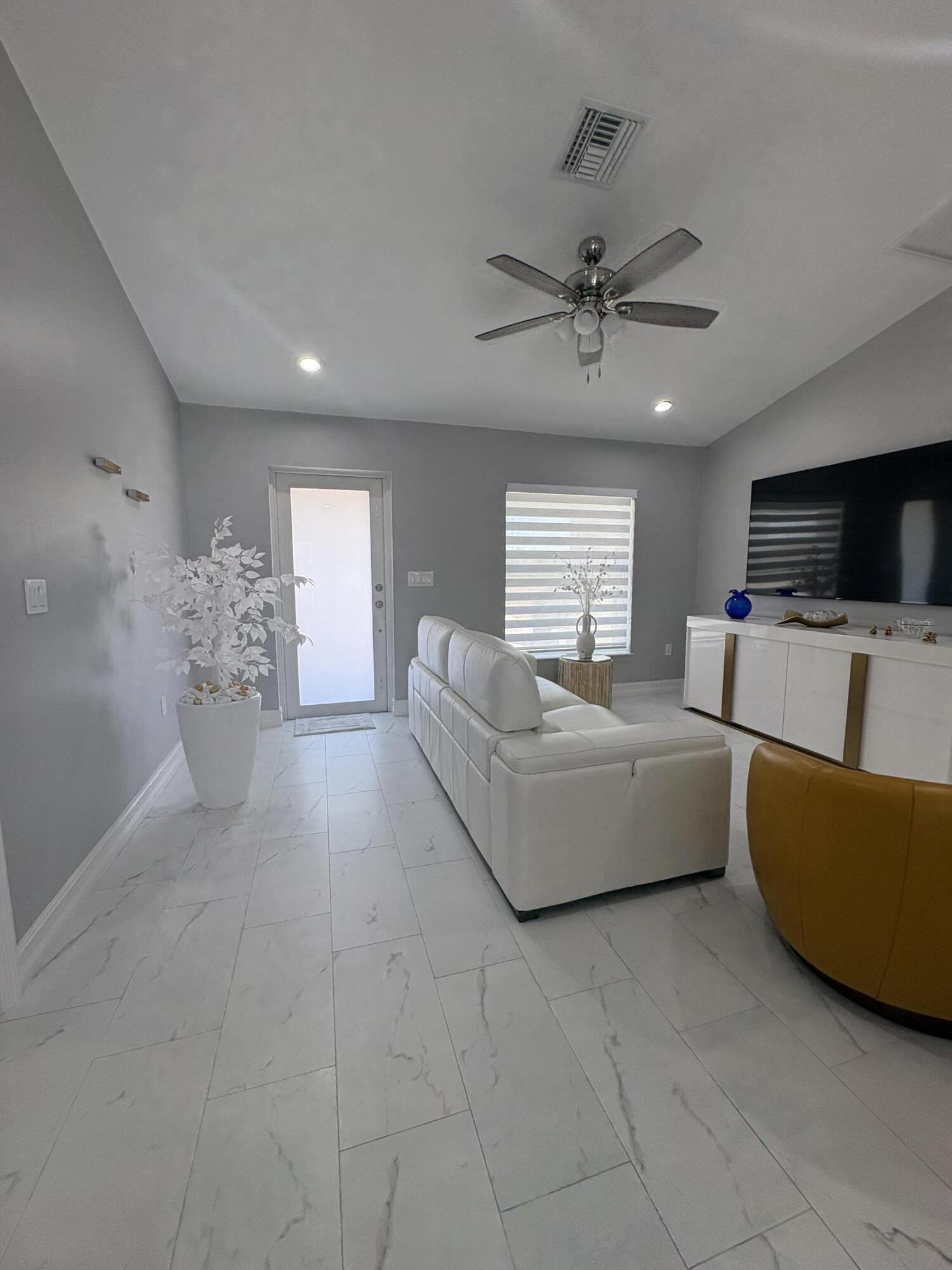 PORT LABELLE UNIT 8 - Residential