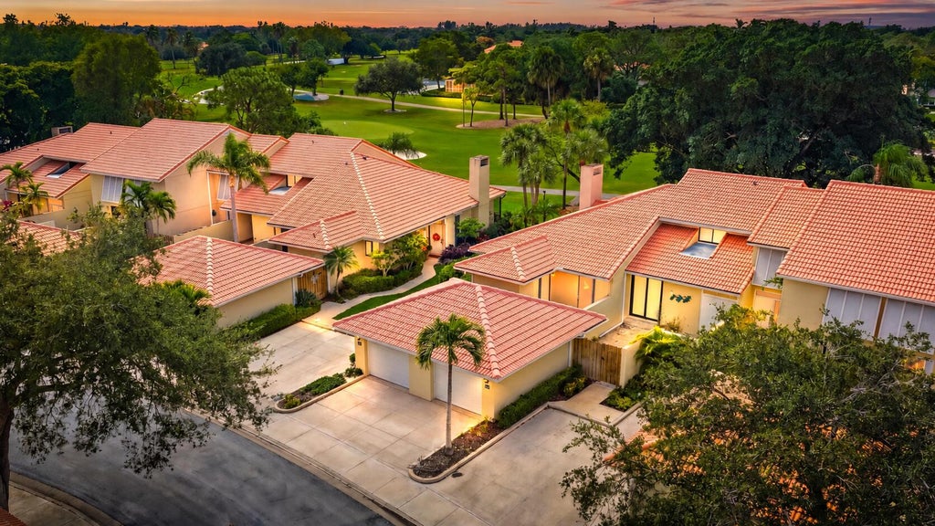 Photo of 275 OLD MEADOW Way, Palm Beach Gardens, FL 33418 (MLS # B26090704)