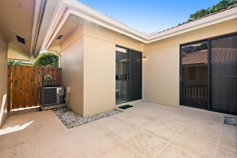 Tiny photo for 275 OLD MEADOW Way, Palm Beach Gardens, FL 33418 (MLS # B26090704)