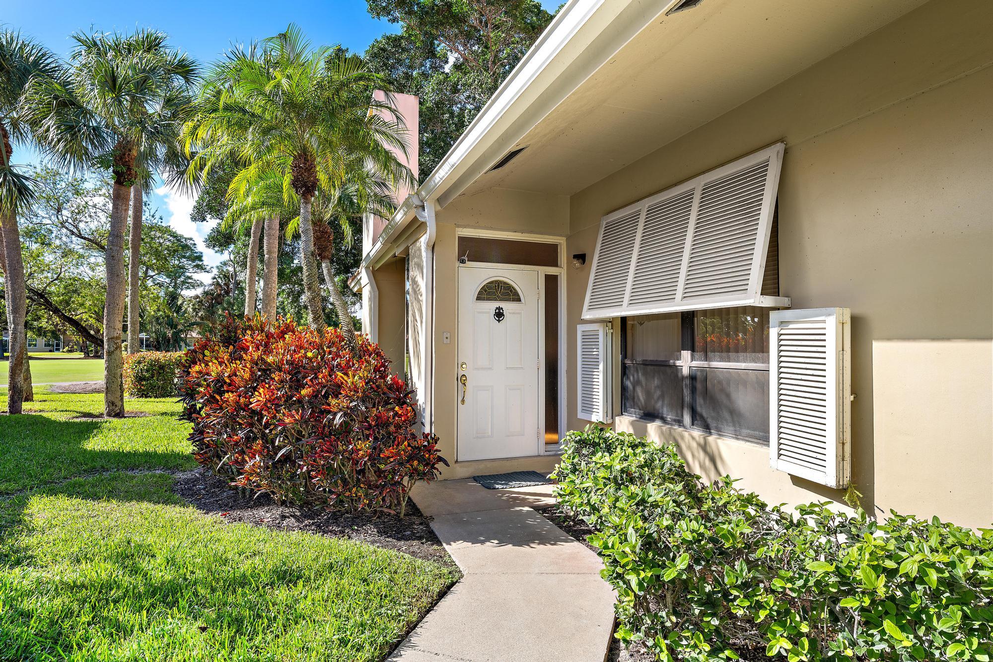 275 OLD MEADOW Way
