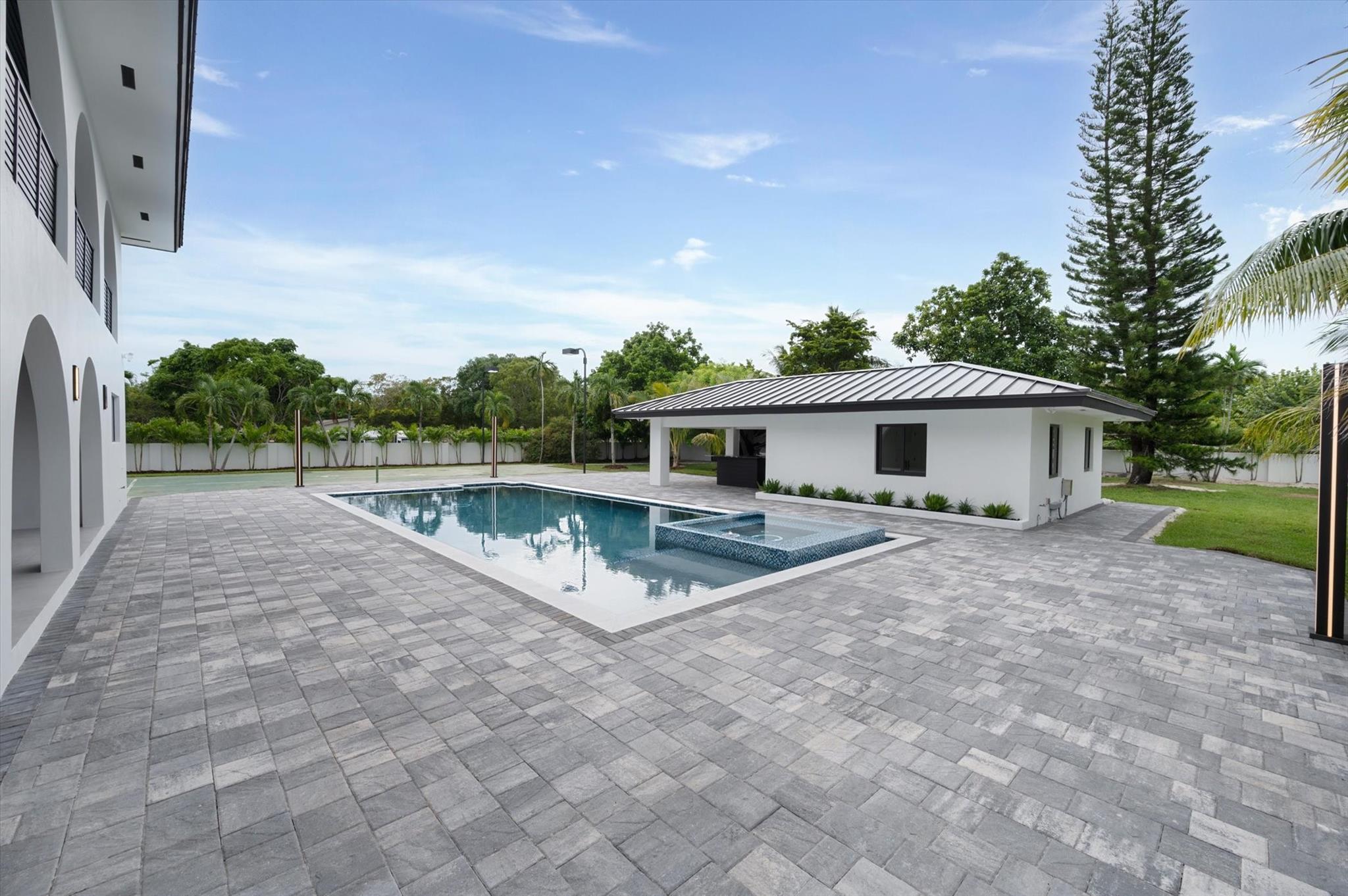 MILLER DRIVE ESTATES - Residential