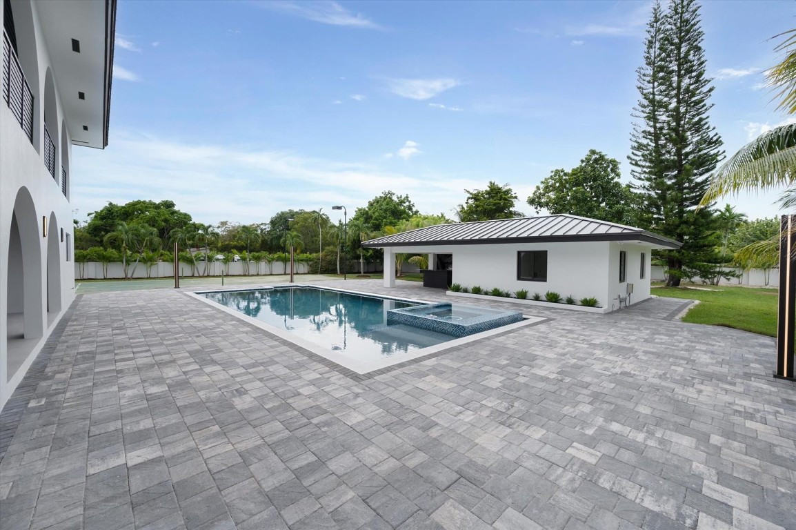 MILLER DRIVE ESTATES - Residential