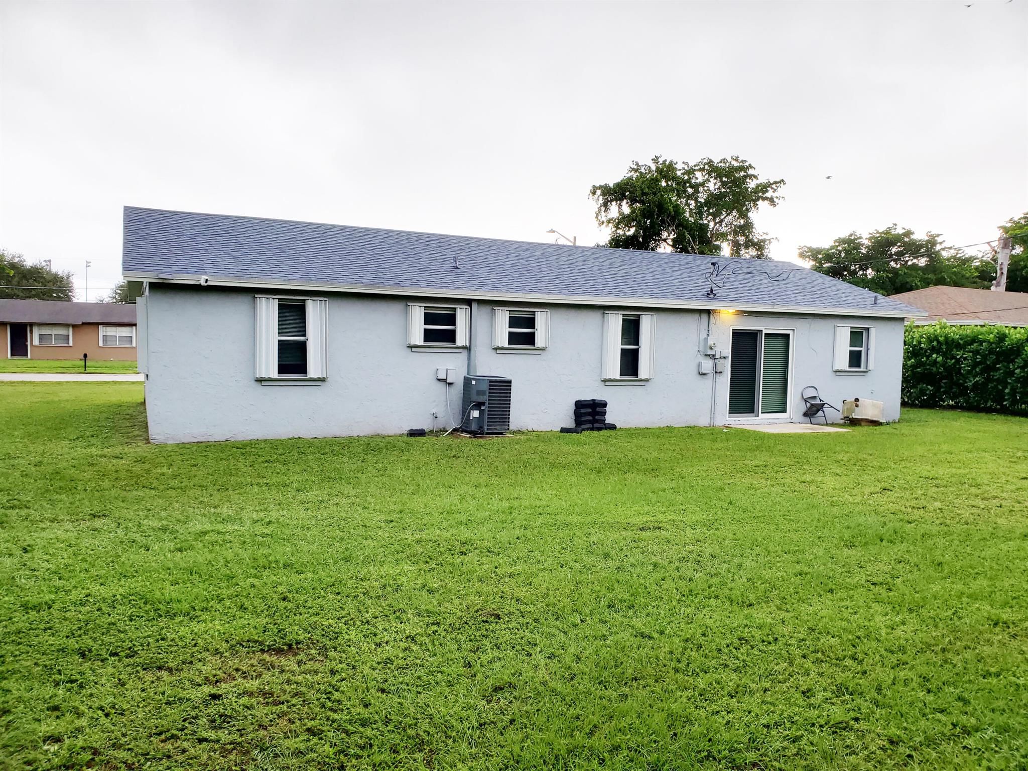 1477 N Mangonia Drive