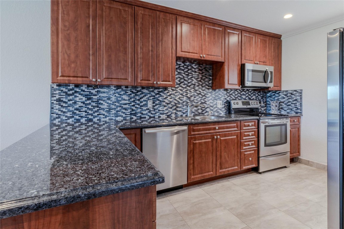 Oriole Gardens - Residential