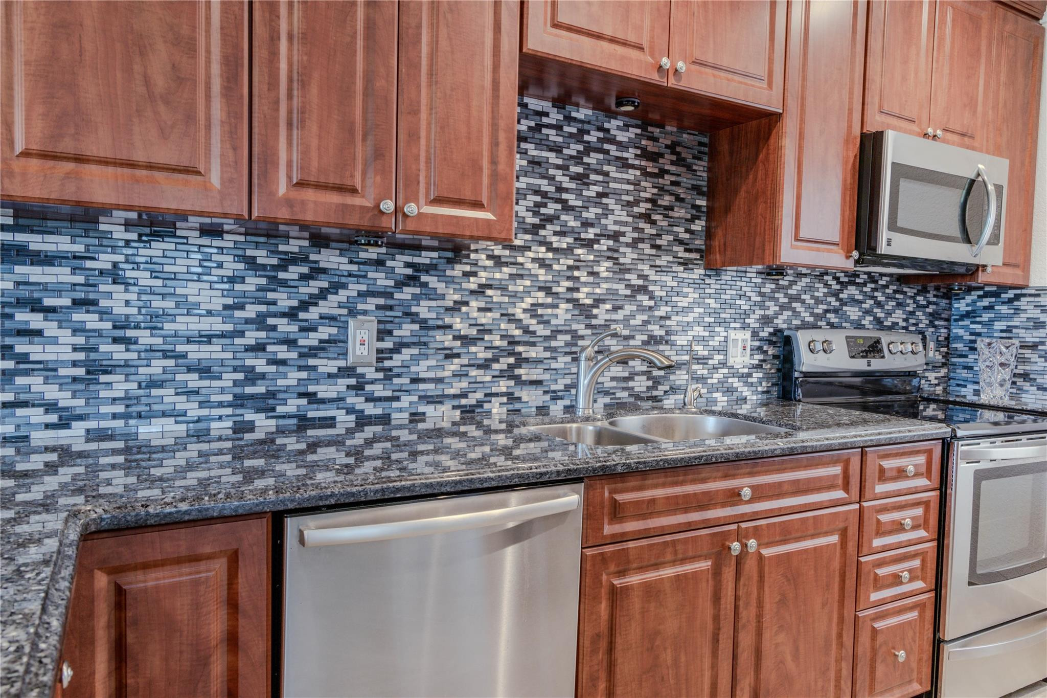 Oriole Gardens - Residential