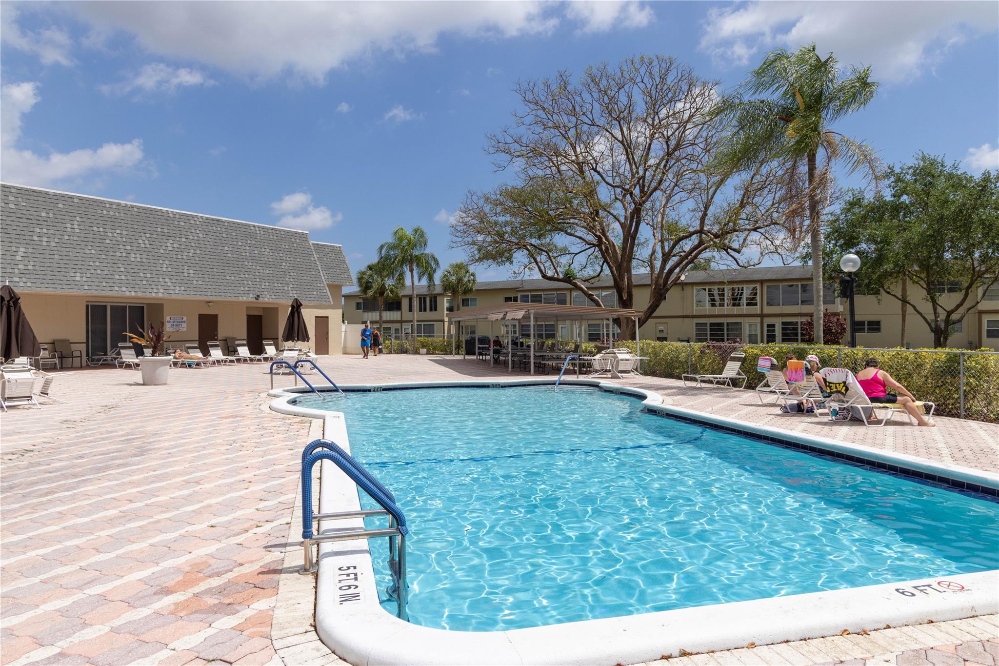 Oriole Gardens - Residential
