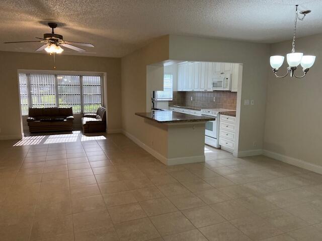 Welcome to your perfect Florida retreat! This beautifully maintained 1BR/1.5BA villa is in the sought-after 55+ community of High Point of Delray West . Enjoy a bright, open layout with tile floors, a spacious Florida room, and an updated kitchen. The oversized primary suite features a walk-in closet and private bath. Partial furnishings included as a courtesy (can be removed). Relax on the front patio and enjoy amenities like the pool and clubhouse. Just minutes from downtown Delray, beaches, and The Boys Farmers Market!