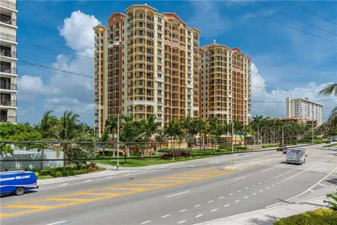 2001 N Ocean Blvd Unit 706, Fort Lauderdale, FL MLS: F10499485