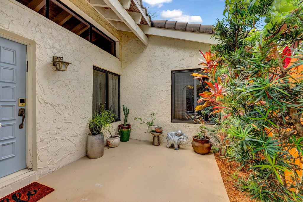 Photo of 6366 Pond Apple Road, Boca Raton, FL 33433 (MLS # R10997849)