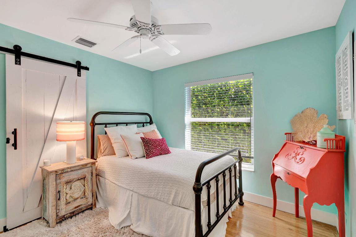 JUNO BEACH 1ST ADD - Residential