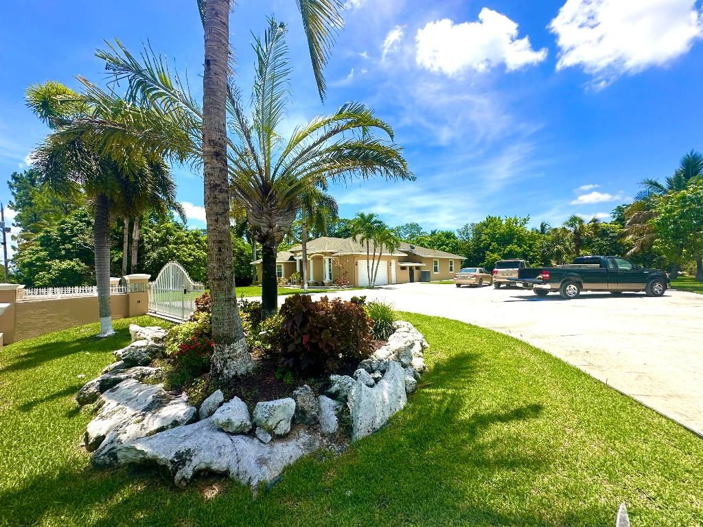 Photo of 17146 81st Lane N, Loxahatchee, FL 33470 (MLS # R11139821)