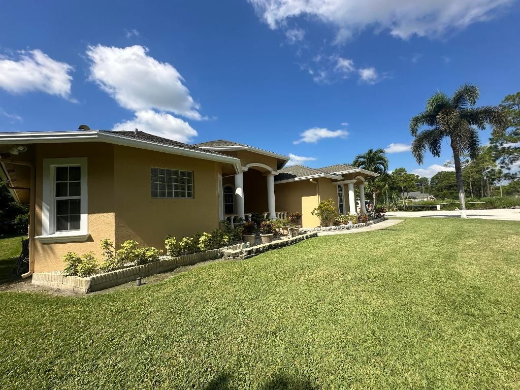 Photo of 17146 81st Lane N, Loxahatchee, FL 33470 (MLS # R11139821)