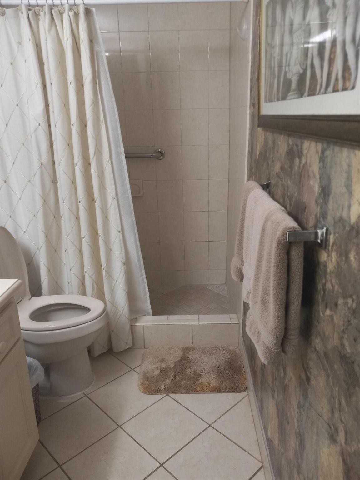 DELRAY VILLAS 2 - Residential