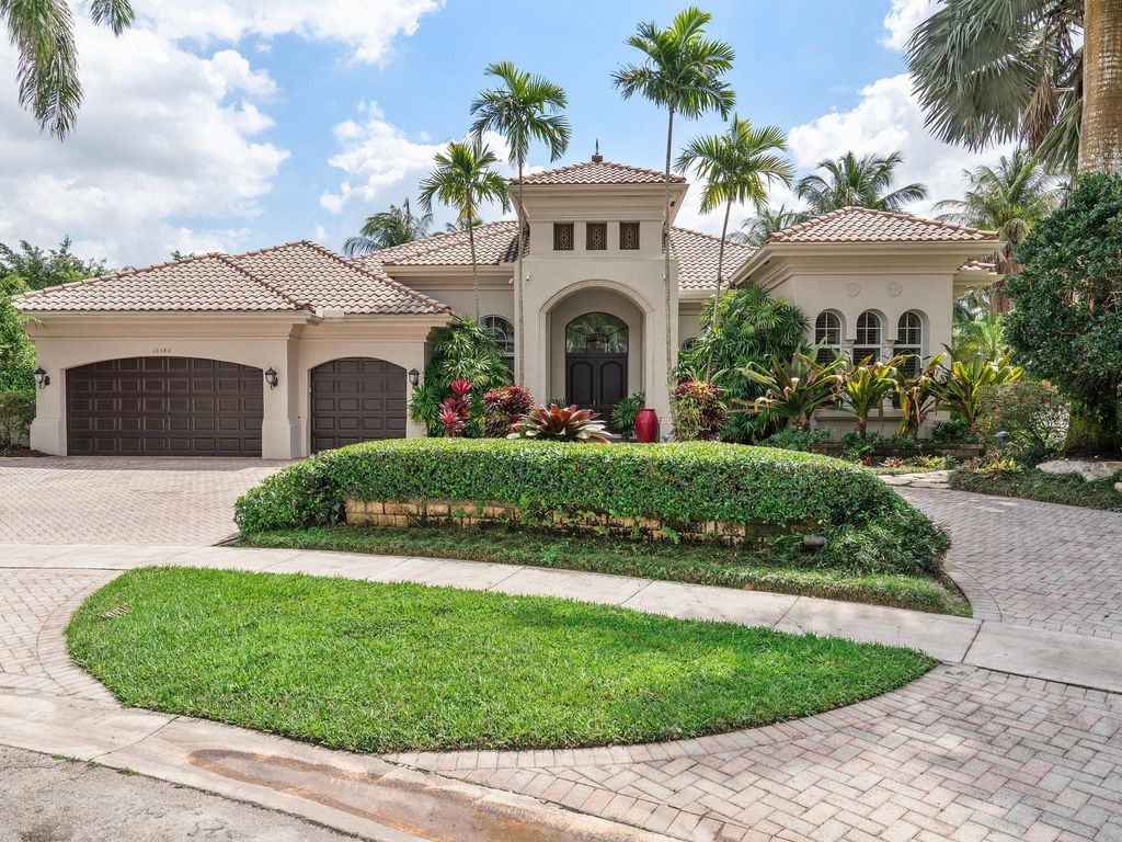 Photo of 10380 Golden Eagle Court, Plantation, FL 33324 (MLS # F10429046)