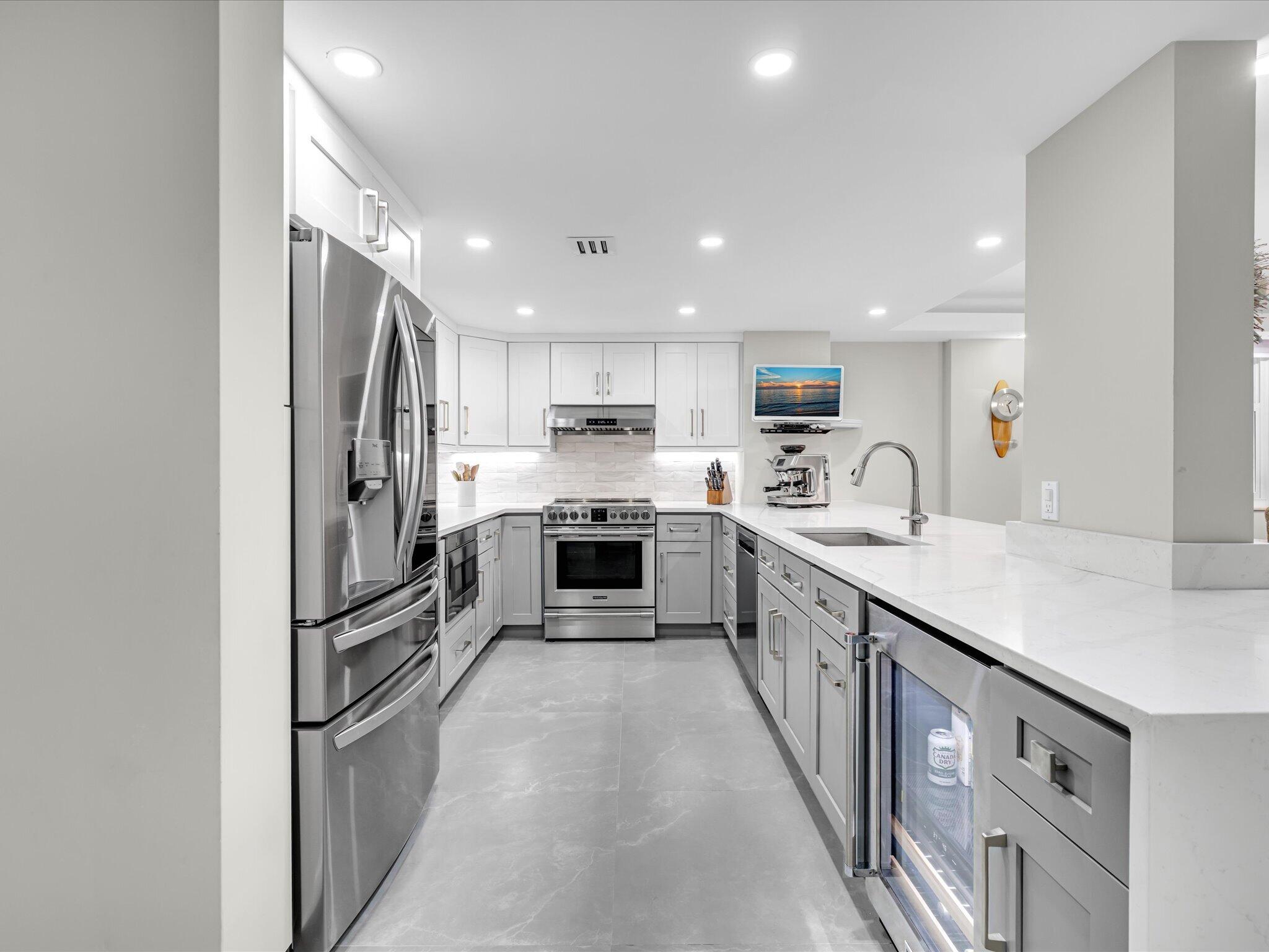 Opal Towers West Condominium - Residential