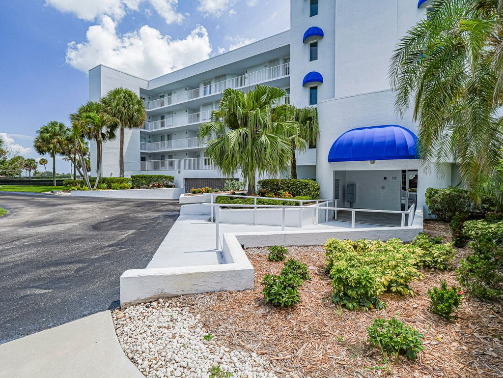 Photo of 6005 River Run Drive, Sebastian, FL 32958 (MLS # B26046929)