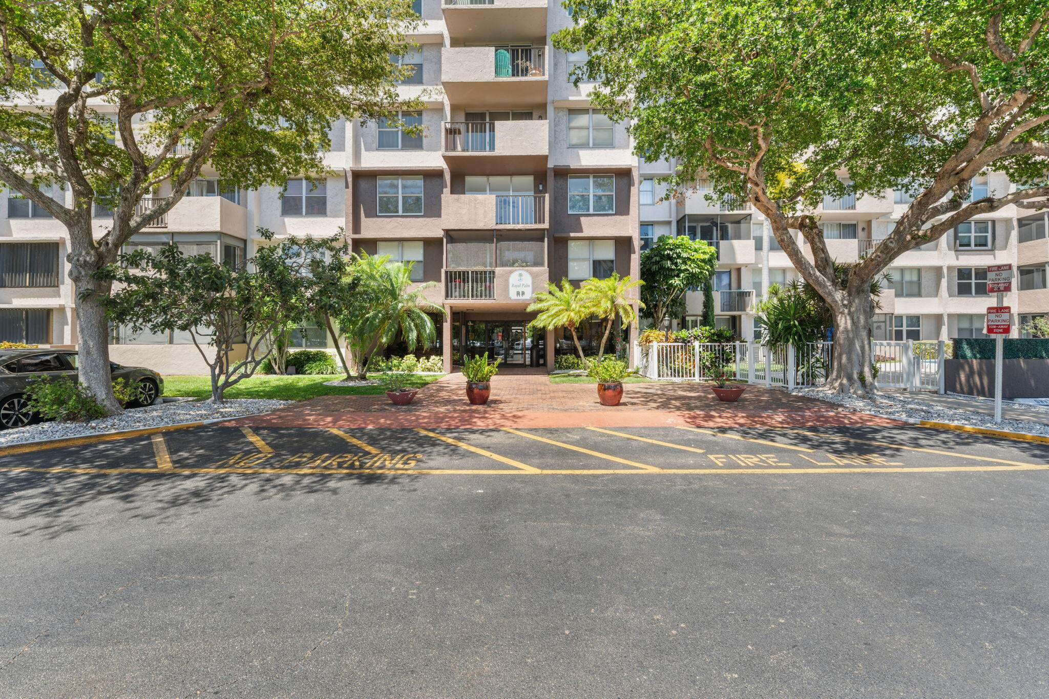 ISLAND CLUB TWO CONDO - Residential