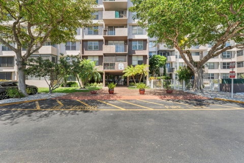 Tiny photo for 777 S Federal Highway #Rp301, Pompano Beach, FL 33062 (MLS # B26019501)