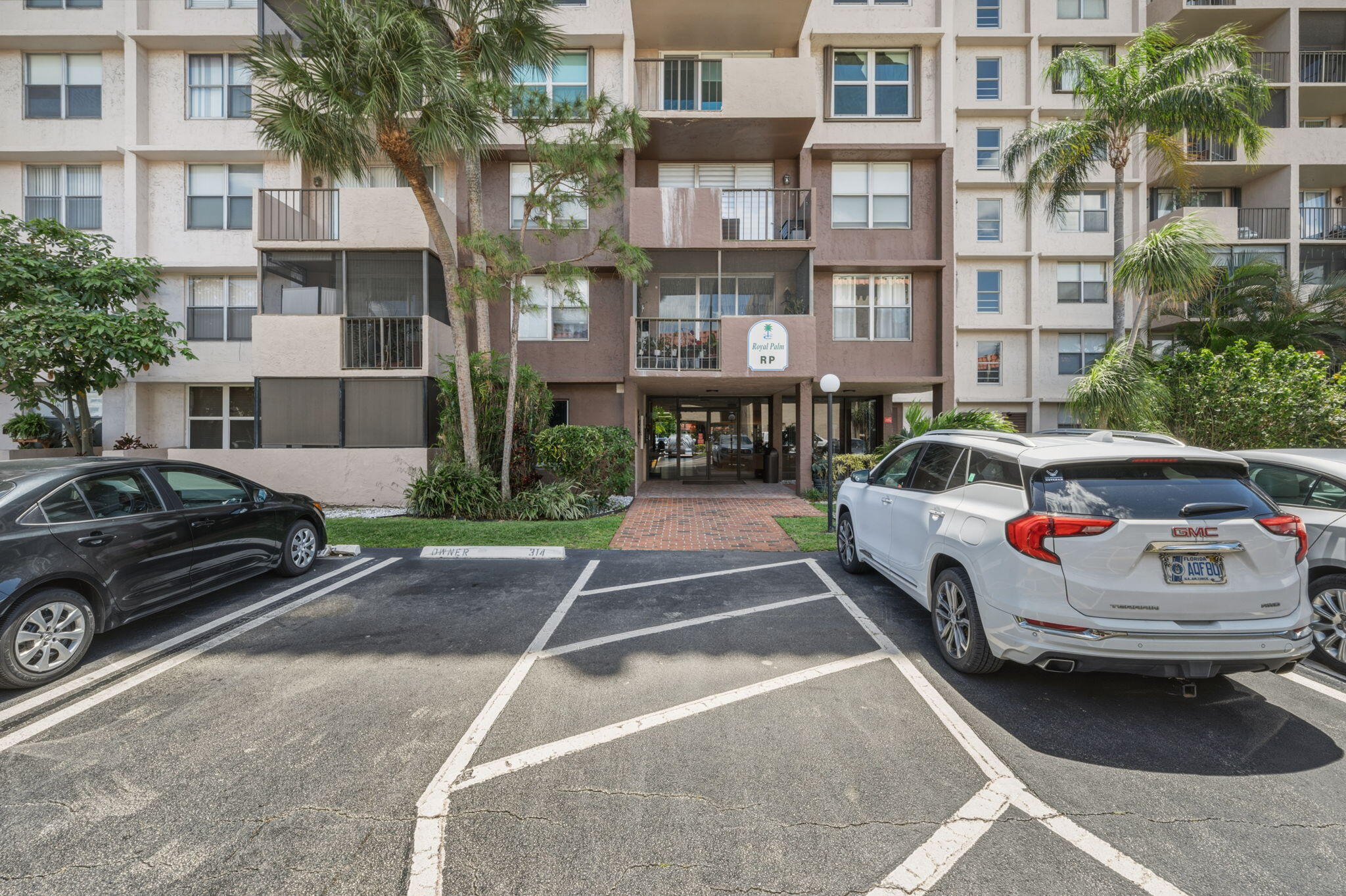 ISLAND CLUB TWO CONDO - Residential