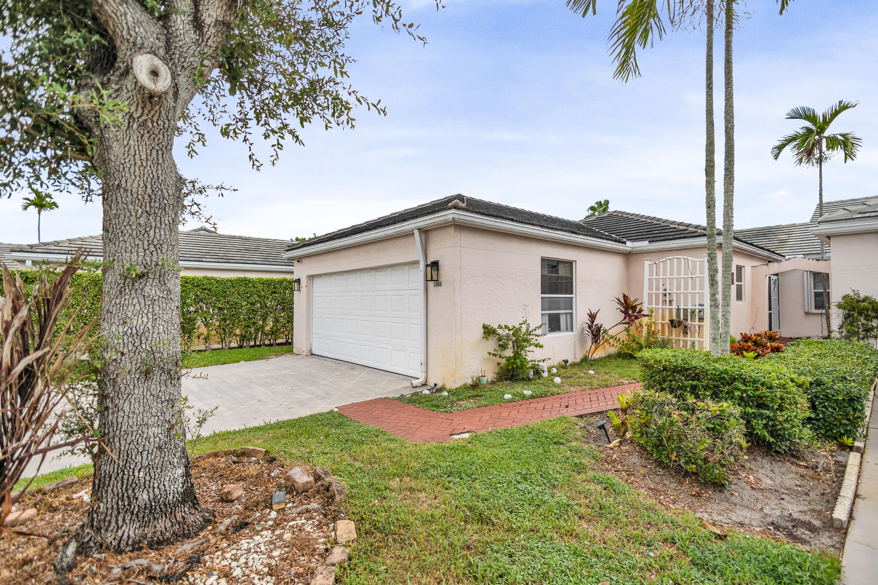 1066 Island Manor Drive