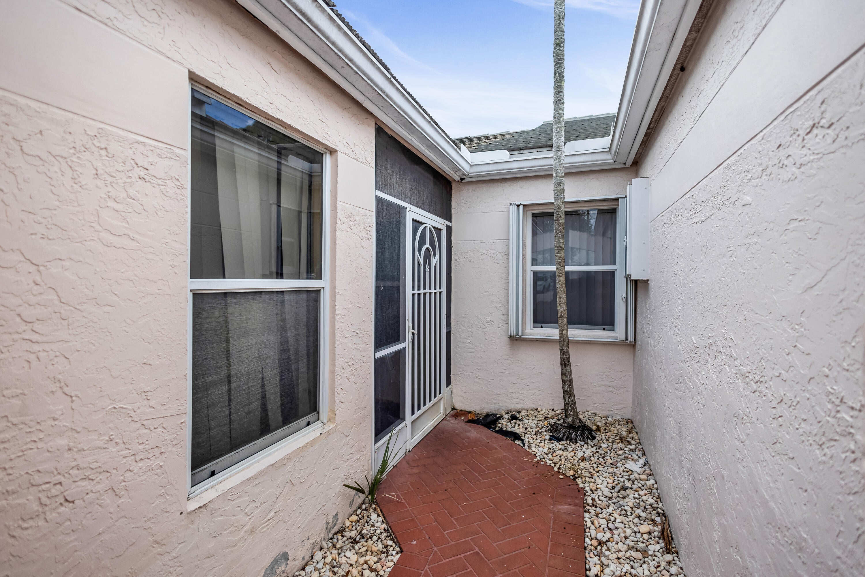 1066 Island Manor Drive
