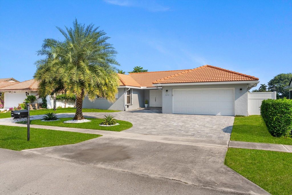 Photo of 2672 SW 23rd Cranbrook Drive, Boynton Beach, FL 33436 (MLS # R11149770)