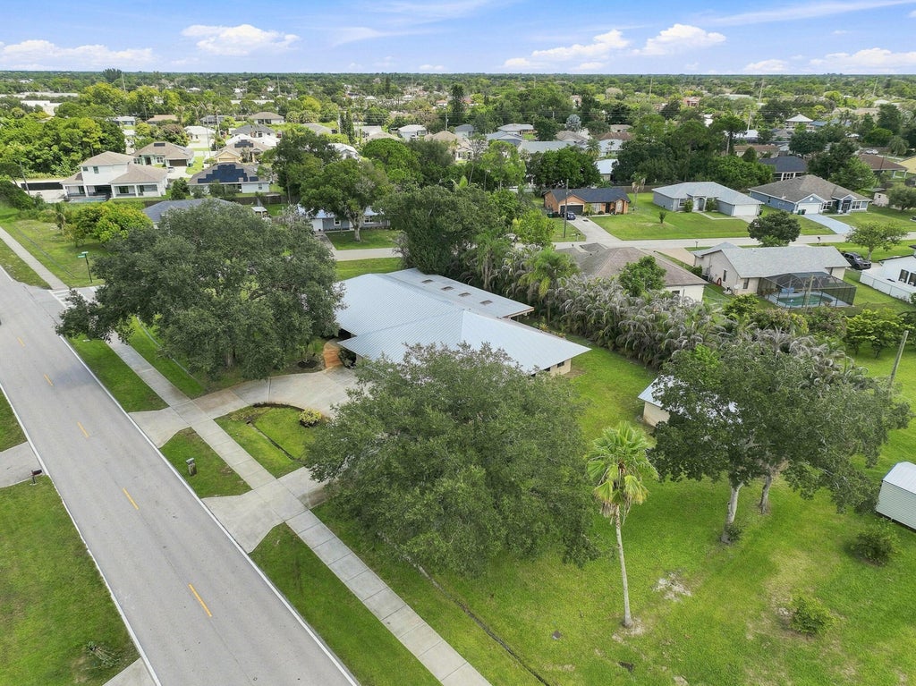 Photo of 2381 SW BAYSHORE Boulevard, Port Saint Lucie, FL 34984 (MLS # B26060825)