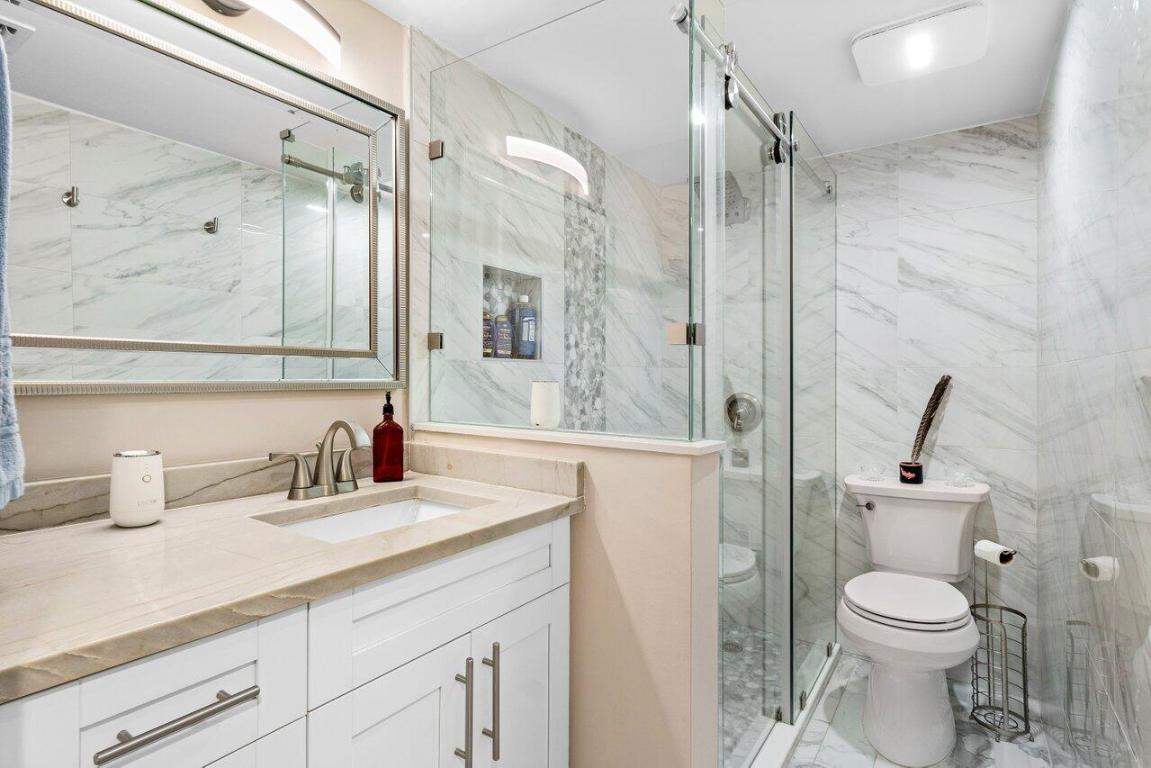 MANOR FOREST COND NO I DECL FILED 11-1-83 IN - Residential