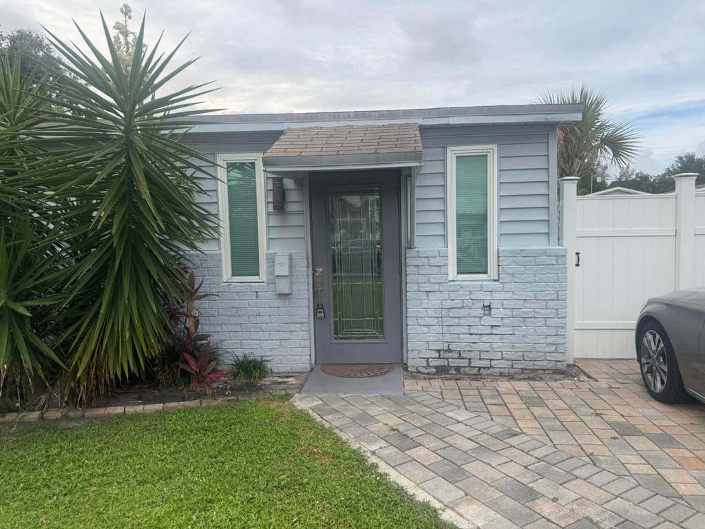 Photo of 2793 SHAWNEE Road #B, West Palm Beach, FL 33406 (MLS # B26062679)