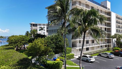 A home in South Palm Beach