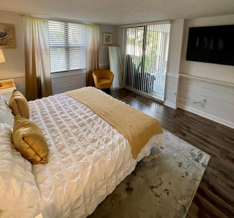 A home in South Palm Beach