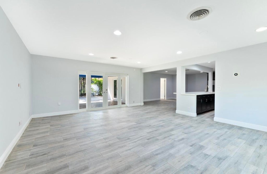 Photo of 2160 NE 55TH Court, Fort Lauderdale, FL 33308 (MLS # B26090807)