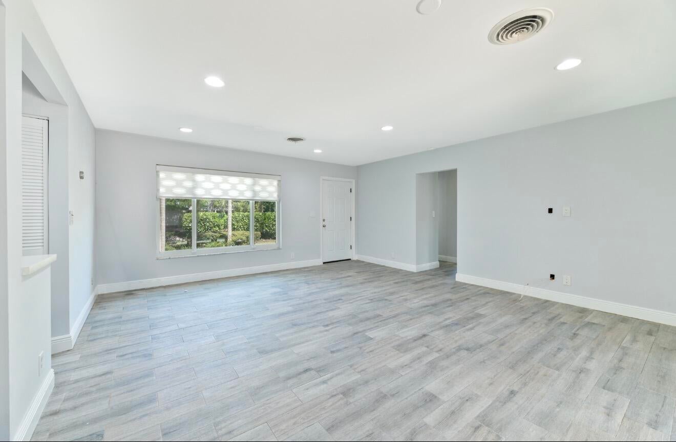 2160 NE 55TH Court