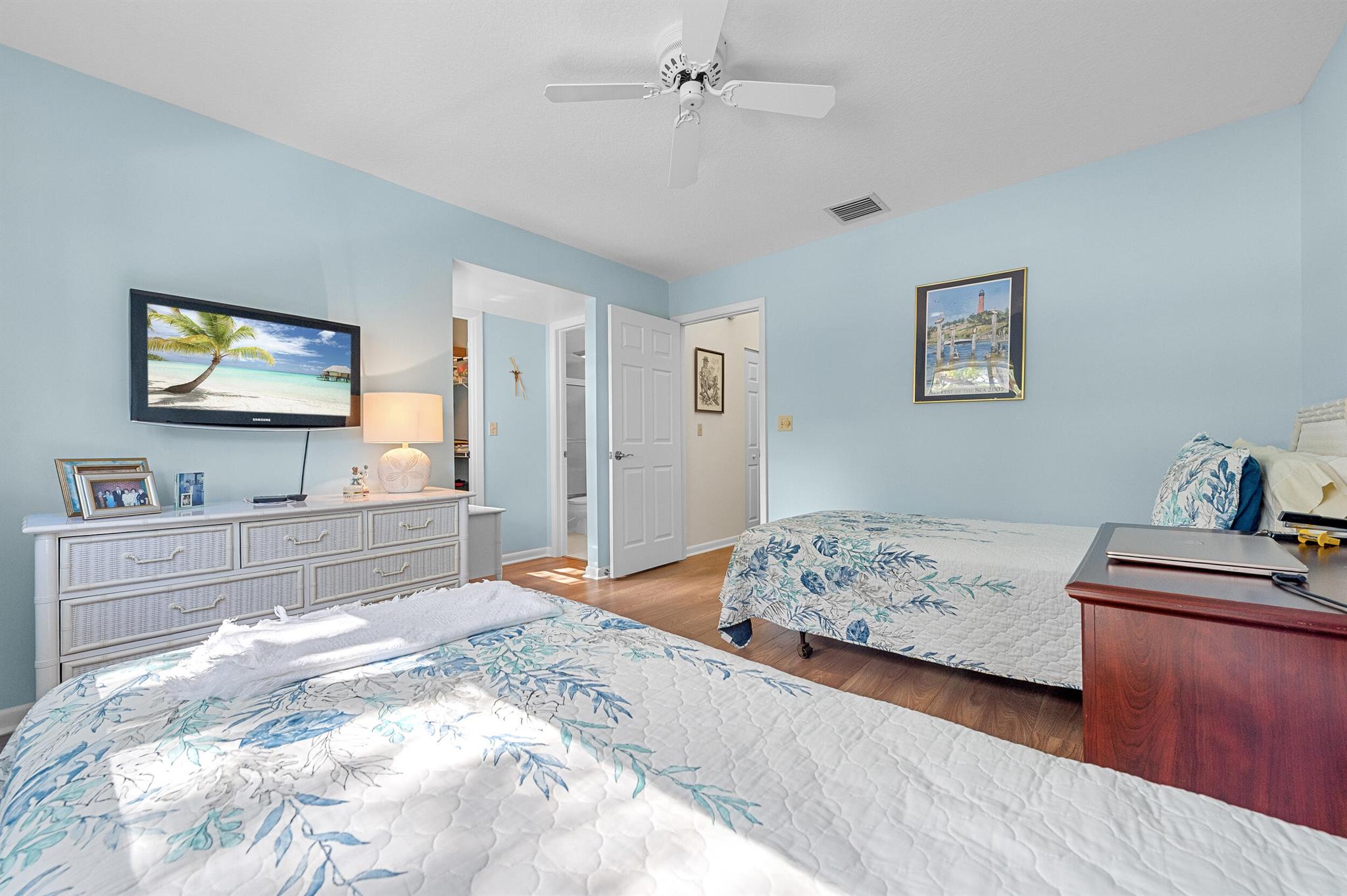 OAK HARBOUR CONDOS - Residential