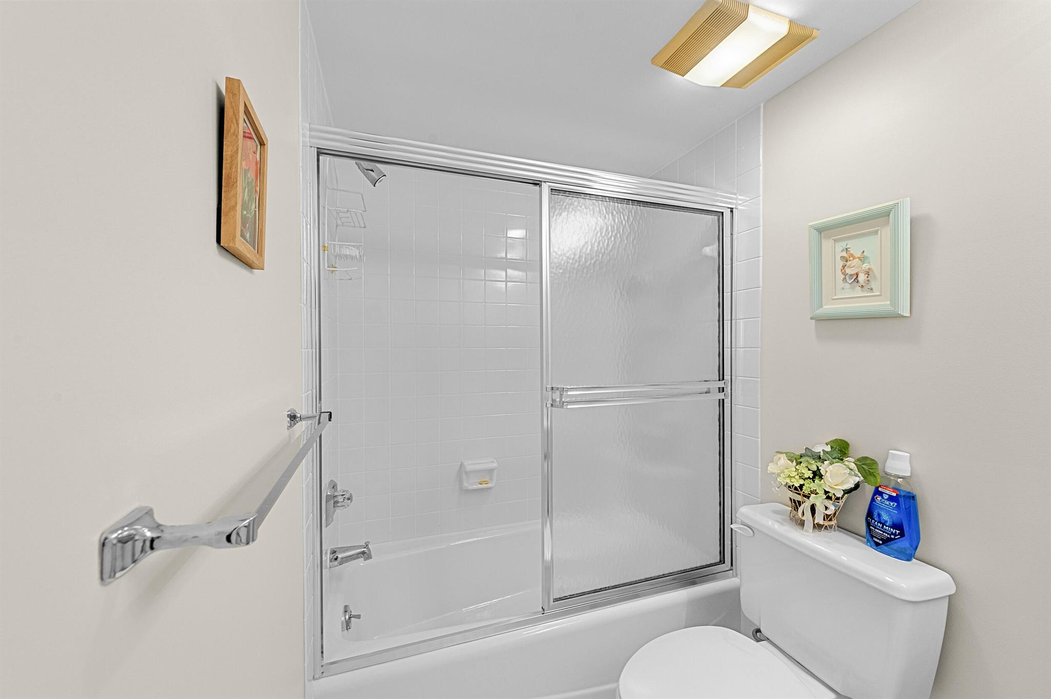 OAK HARBOUR CONDOS - Residential