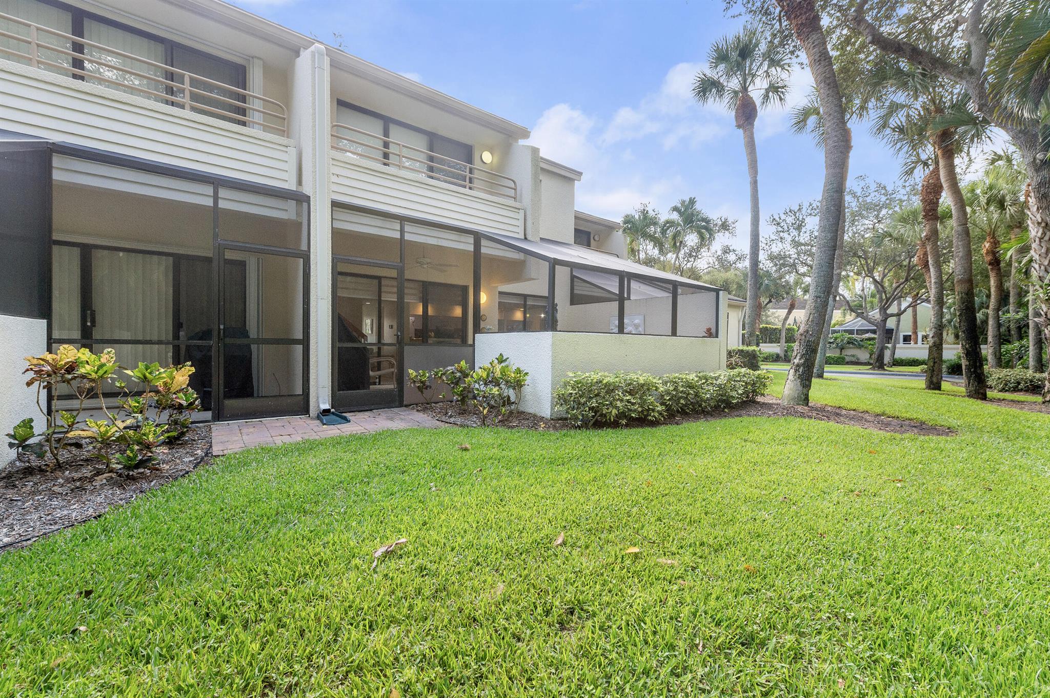 OAK HARBOUR CONDOS - Residential