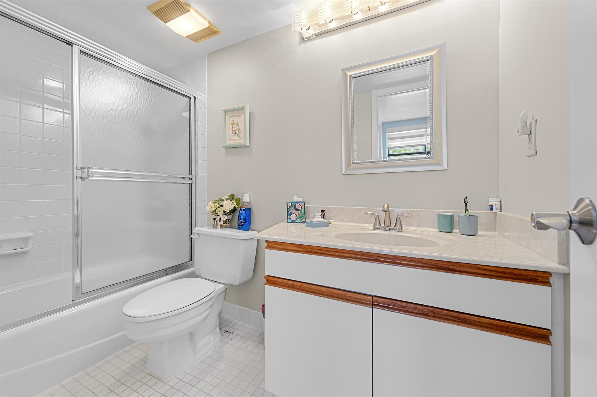 OAK HARBOUR CONDOS - Residential