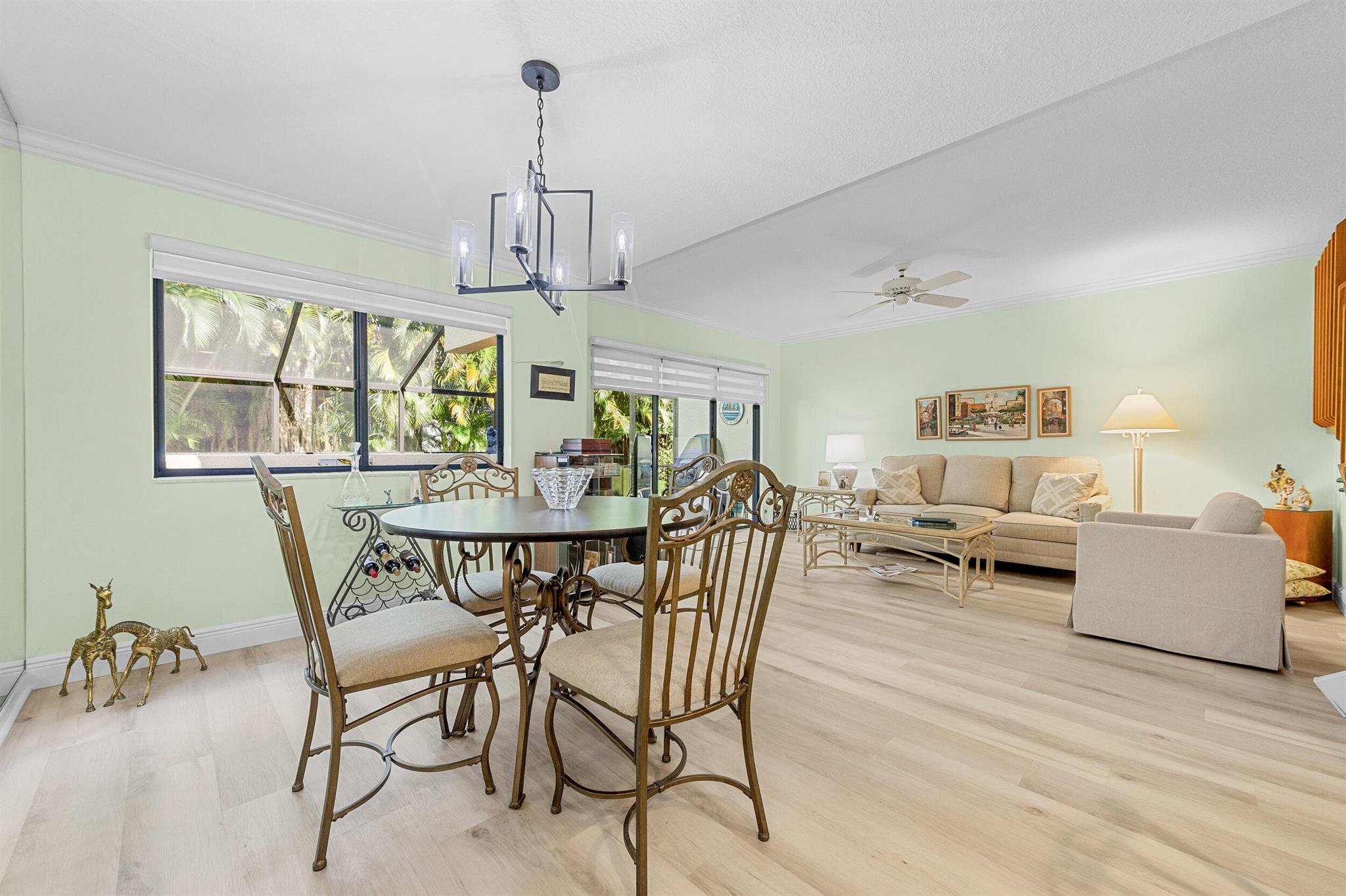 OAK HARBOUR CONDOS - Residential