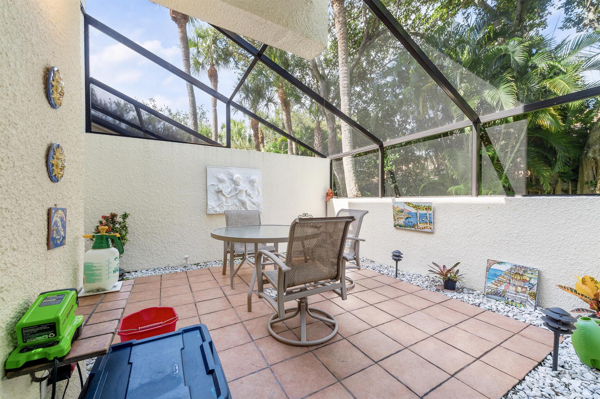 OAK HARBOUR CONDOS - Residential