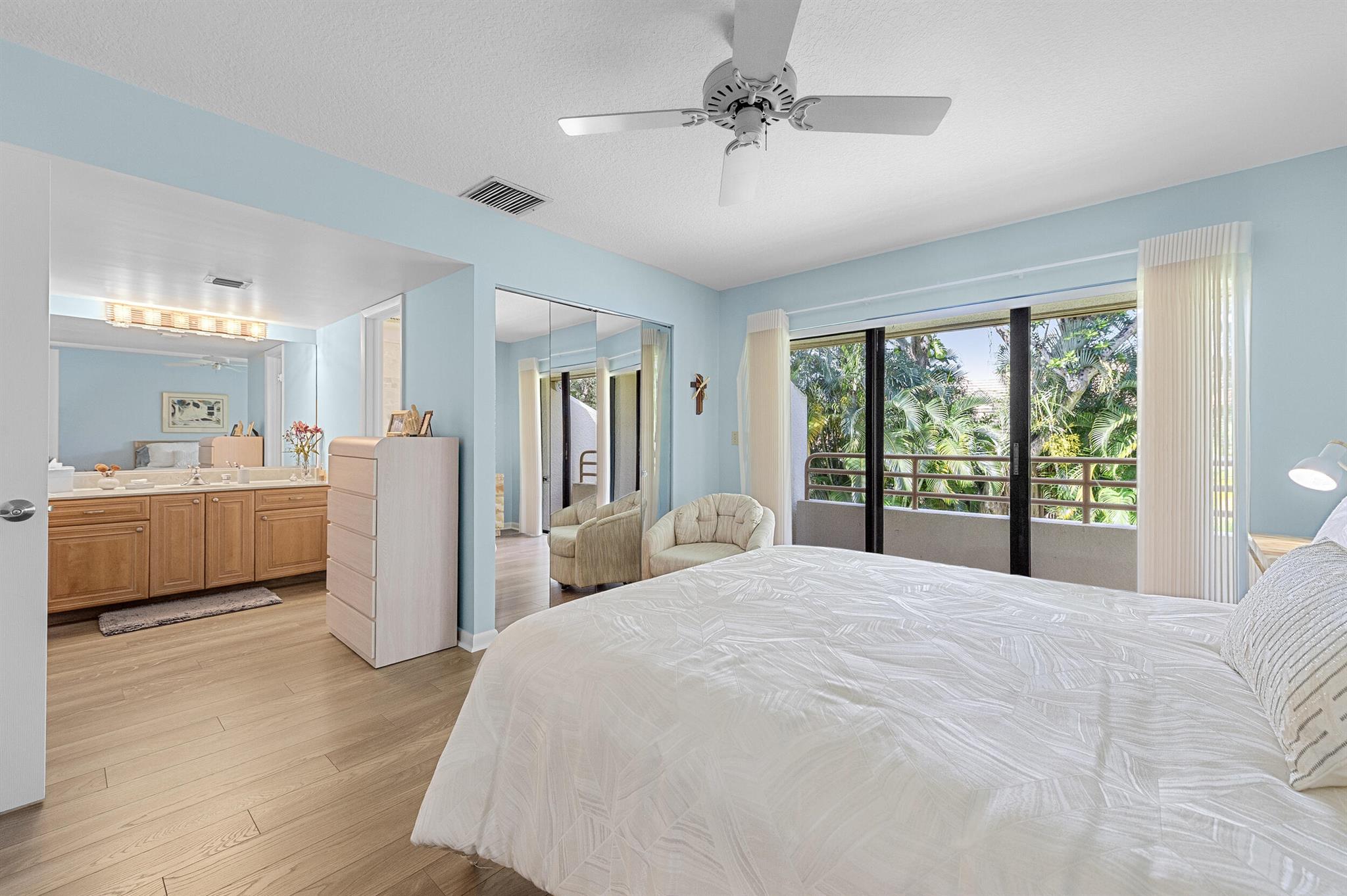 OAK HARBOUR CONDOS - Residential