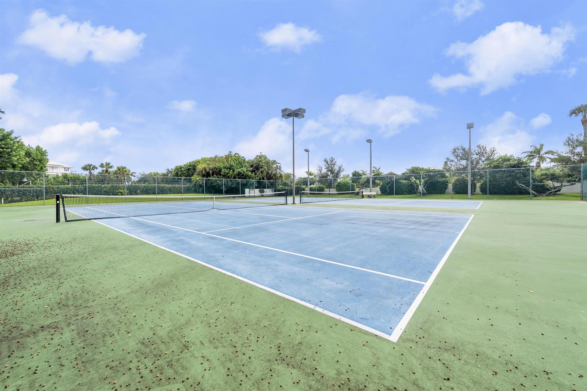 OAK HARBOUR CONDOS - Residential