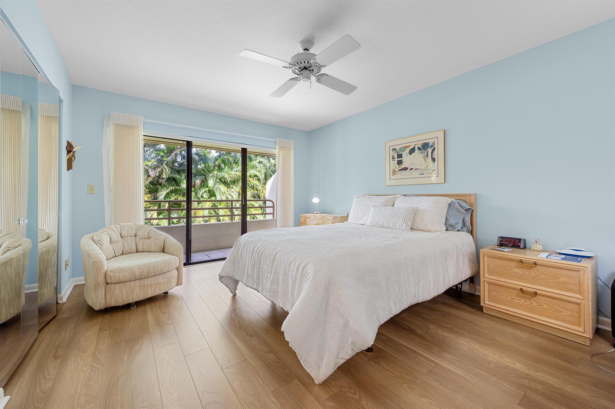 OAK HARBOUR CONDOS - Residential