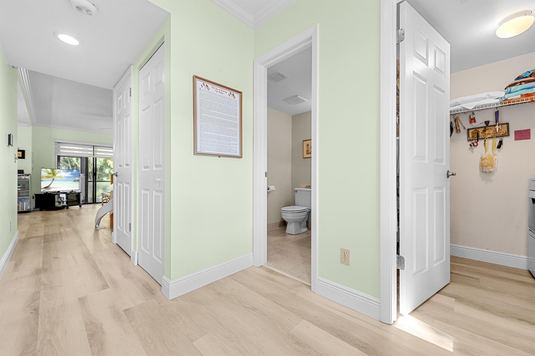 OAK HARBOUR CONDOS - Residential