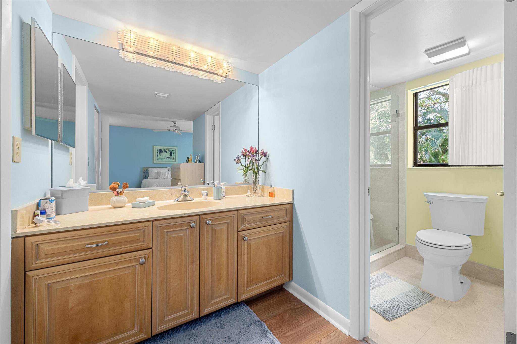 OAK HARBOUR CONDOS - Residential