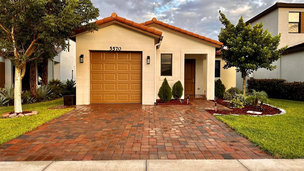 Photo of 5570 Quiet Lake Pl, Westlake, FL 33470 (MLS # R10950102)